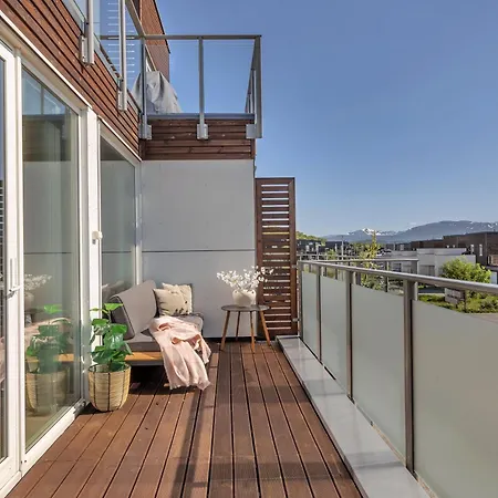 Moderne Med Sjoutsikt Naer Flyplass شقة ترومسو
