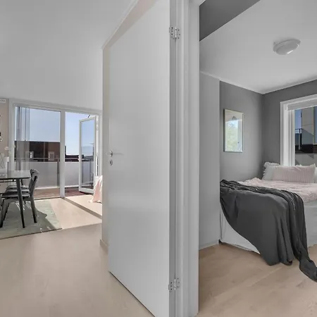 شقة Moderne Med Sjoutsikt Naer Flyplass