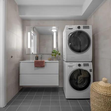 شقة Moderne Med Sjoutsikt Naer Flyplass *